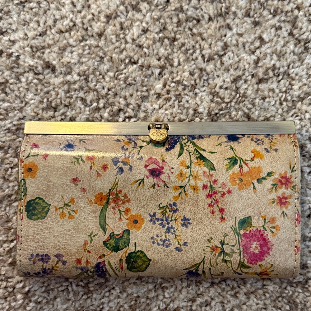 Patricia Nash-Floral Cream Clutch Wallet